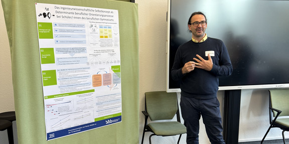 Vortrag von Florian Winkler beim Nord-West-VET 2025